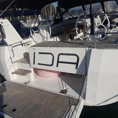 Sailing Escape In 5 Terre *