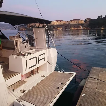 Sailing Escape In 5 Terre