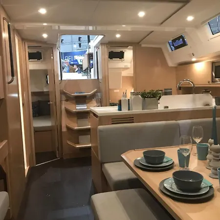 Sailing Escape In 5 Terre La Spezia