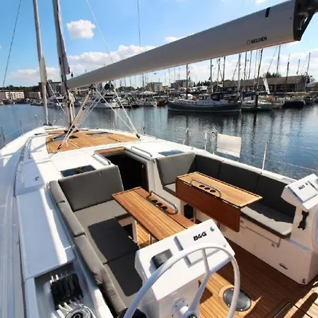 Sailing Escape In 5 Terre *